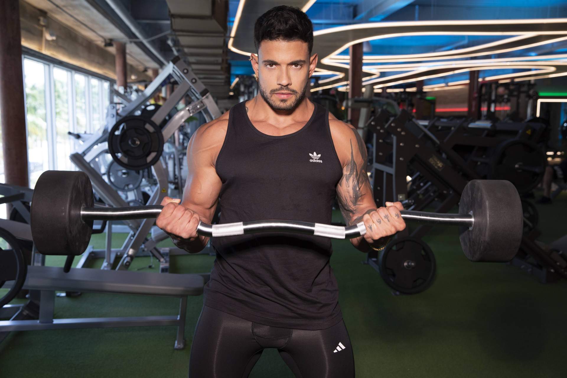 El influencer y creador de contenido Alejo Ospina lanza una nueva plataforma de 'Vida Fitness'