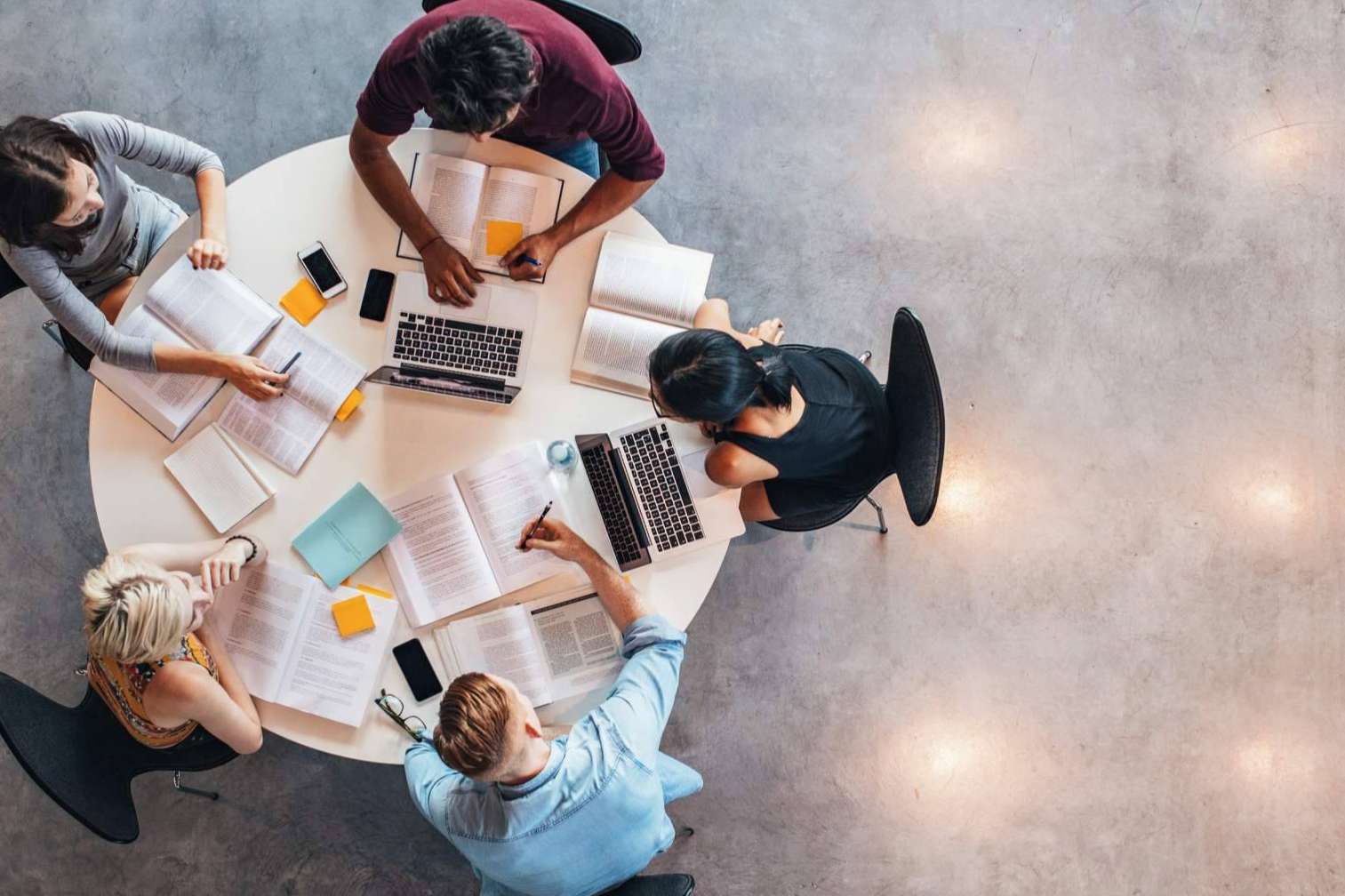 Los cursos del Instituto de Estudios y Empleo para trabajar en España
