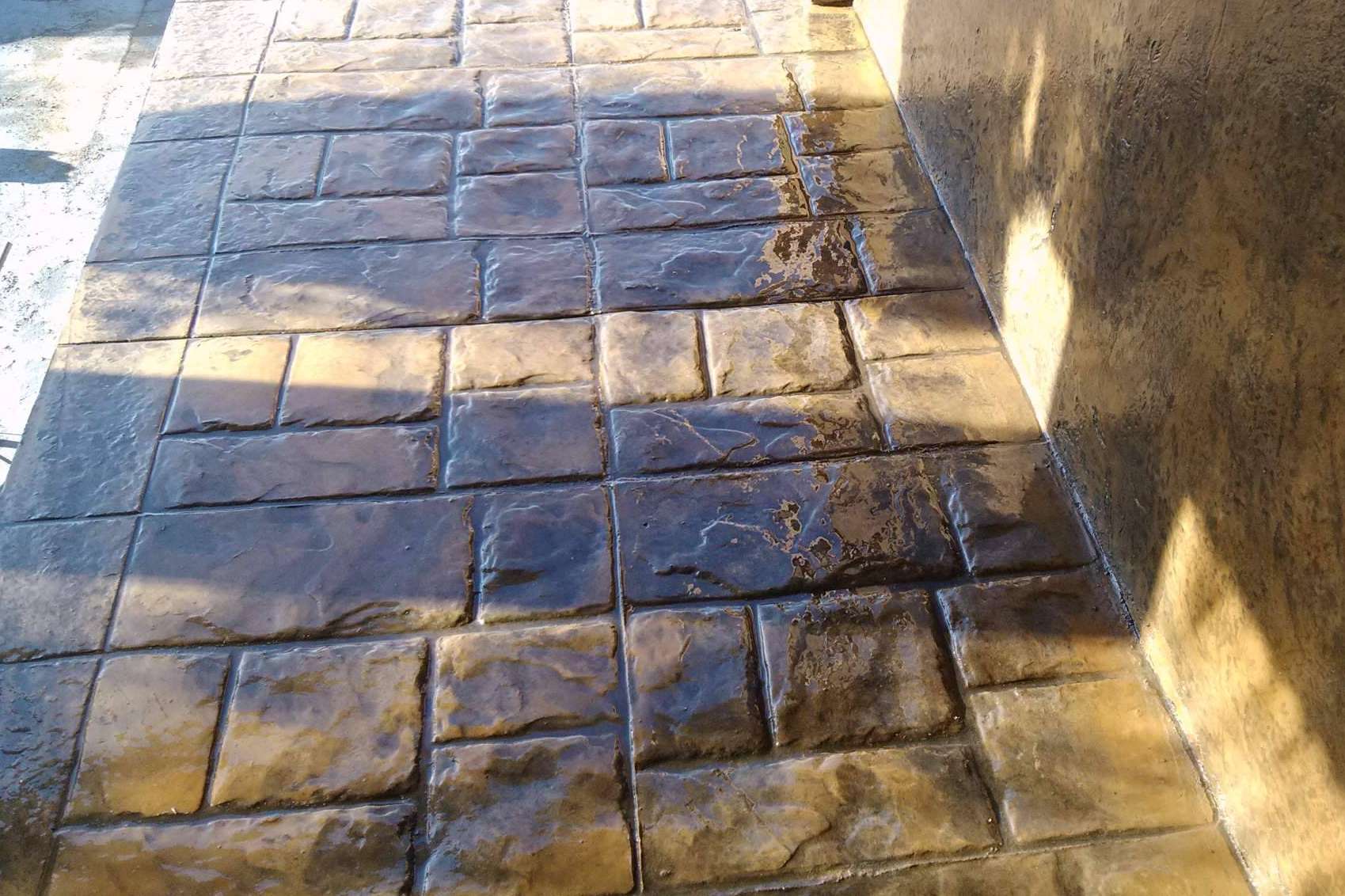 SPG es un fabricante y comercializador de productos para pisos de concreto estampado