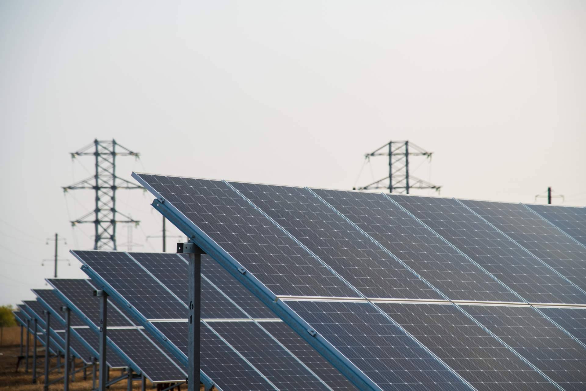EXS Inmobiliaria y las ventajas de los terrenos de gran extensión para la generación de energías limpias