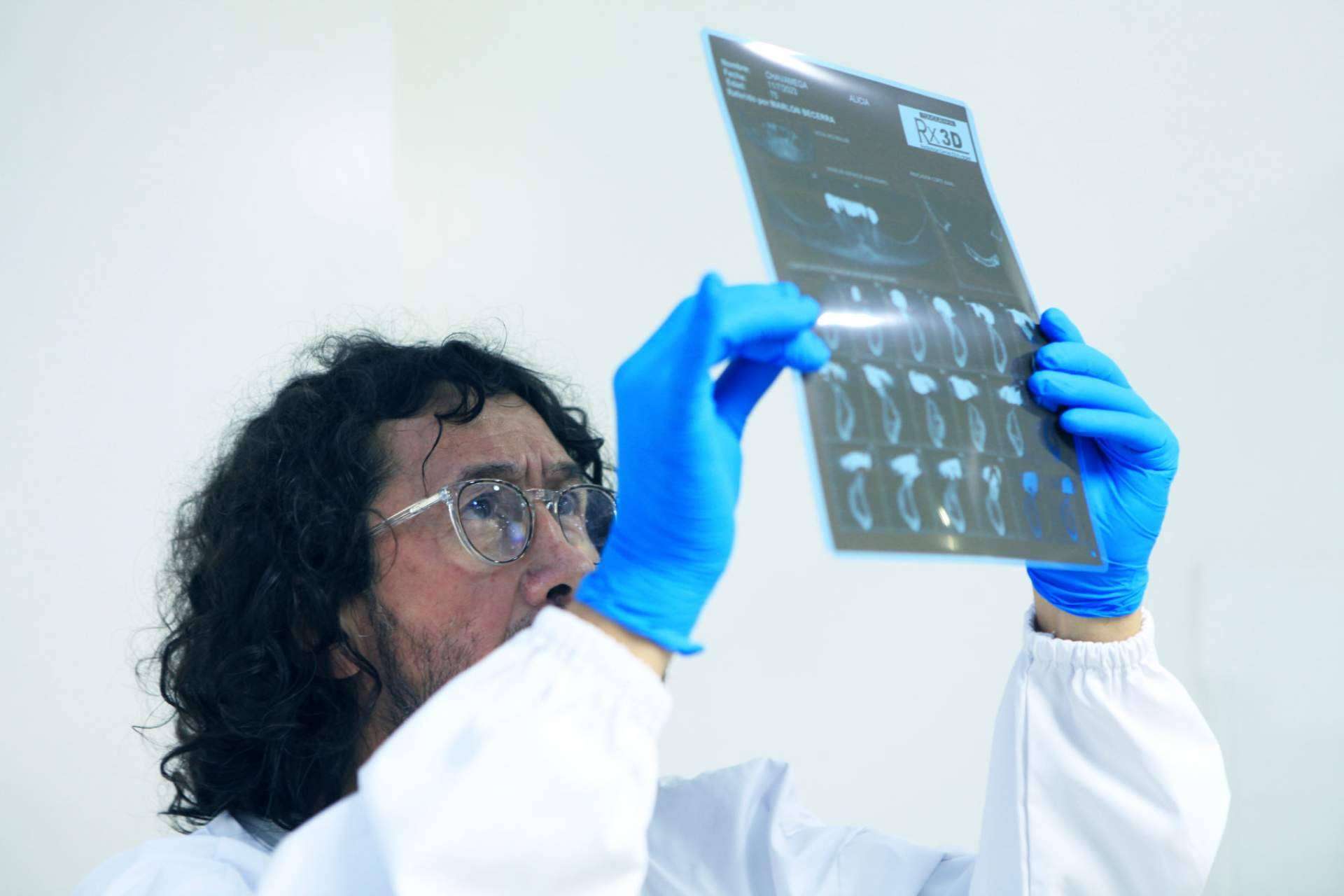 Sonrisas duraderas; Marlon Becerra y sus secretos para evitar la pérdida dental
