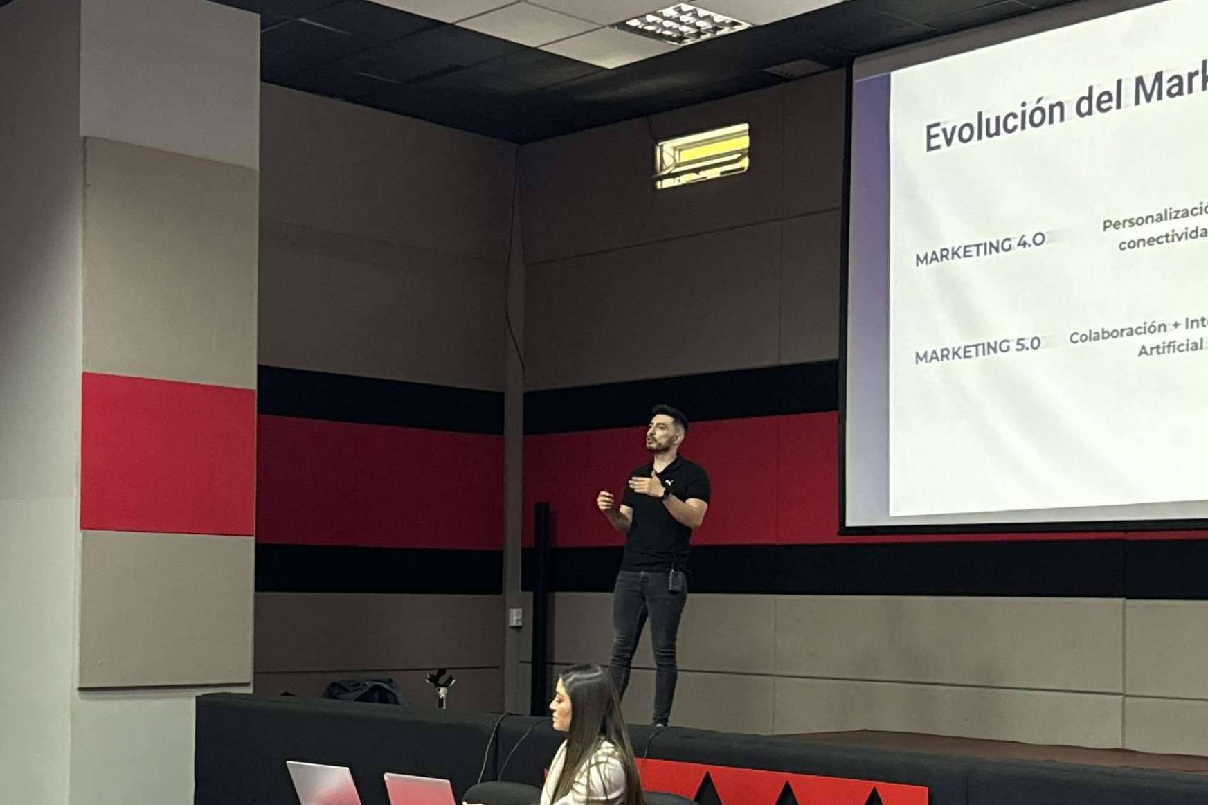 El colombiano que está transformando el crecimiento empresarial con el marketing digital