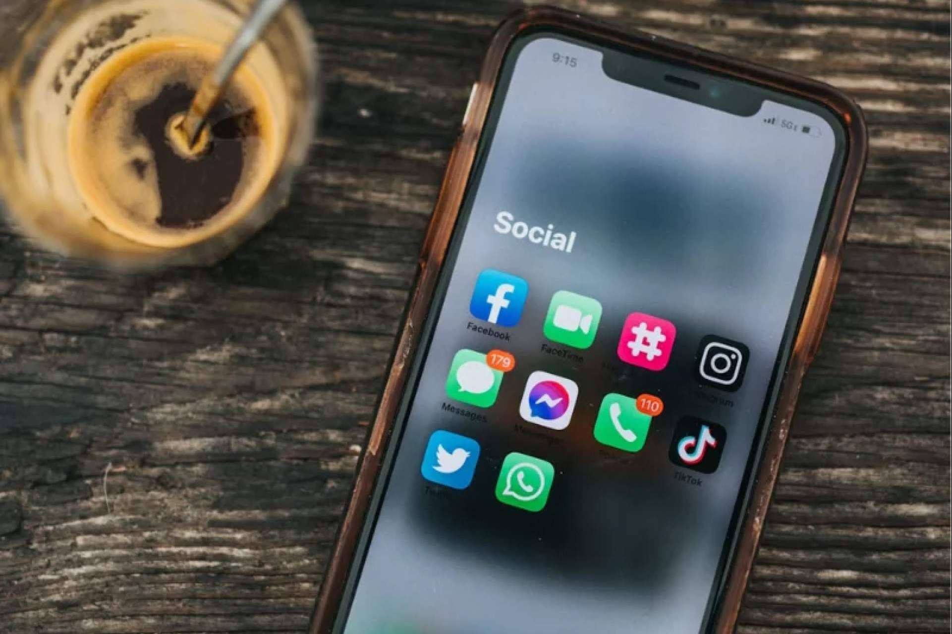 Peligros de usar WhatsApp en la comunidad