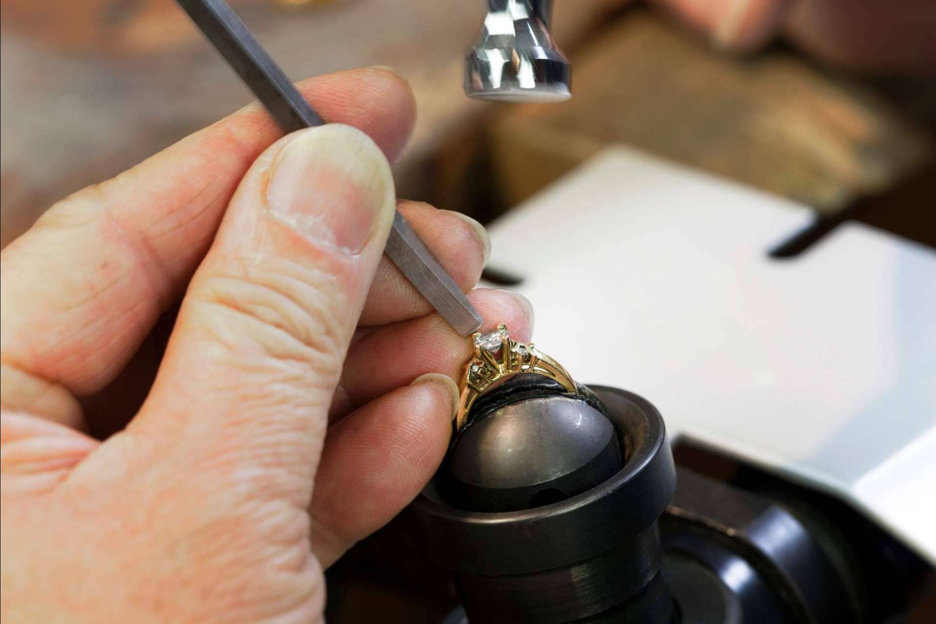 El amor merece excelencia; argollas de matrimonio y anillos de compromiso de Luis Cortés Joyeros