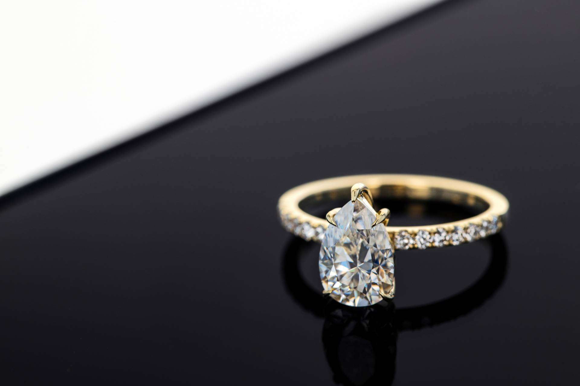 ¿Son los diamantes cultivados en laboratorio una buena elección para un anillo de compromiso?