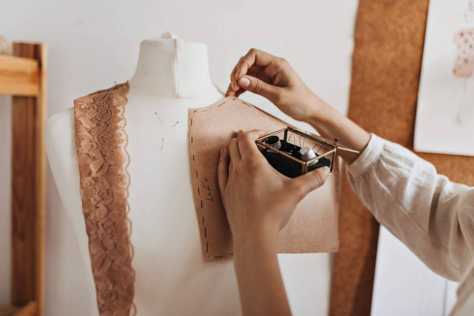 Polisura lanza programa virtual en diseño de moda para formar a la nueva generación de creativos colombianos